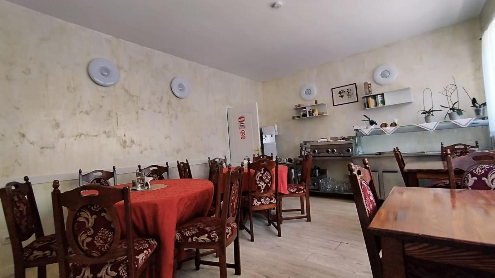 La Rascruce De Ape Hotell Sucevita Exteriör bild
