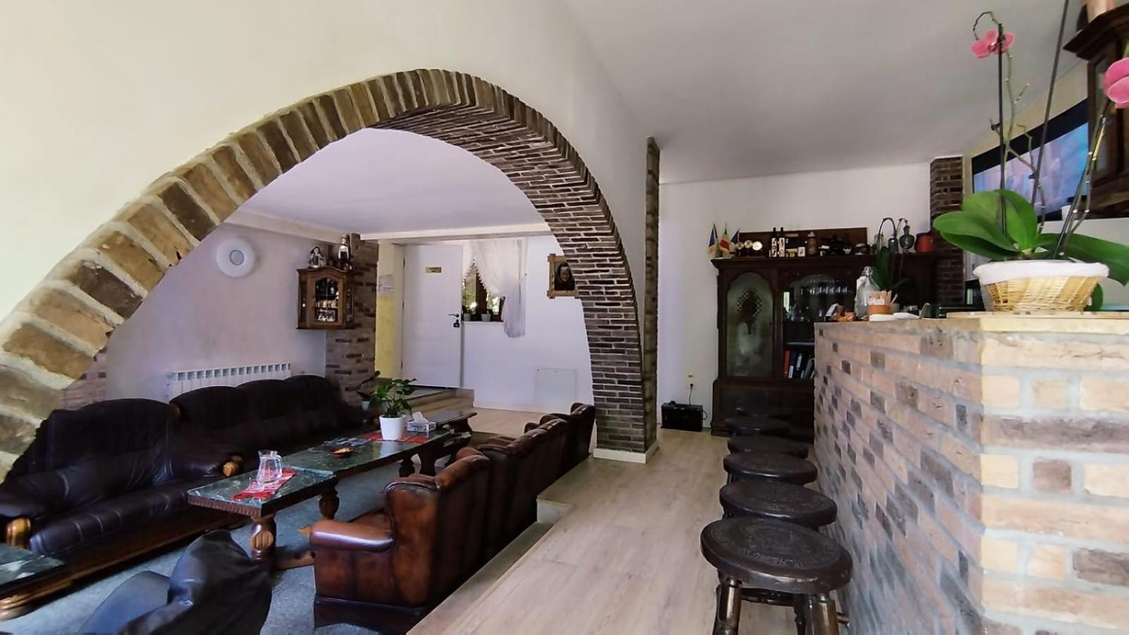 La Rascruce De Ape Hotell Sucevita Exteriör bild